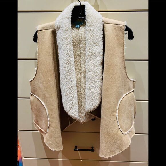 C and C California Faux fur/suede vest - Picture 1 of 5